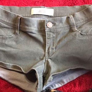Hollister low rise short shorts